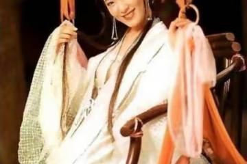 一輩子演了兩部性感片,至今仍是「亞洲第一美胸」,其中一部是《金瓶梅》