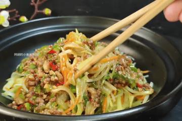 入冬不懂吃它太虧，竟還是絕佳天然高鈣菜！燙一燙拌一拌，菜嫩味更香、鮮脆十足，妥妥下飯好菜