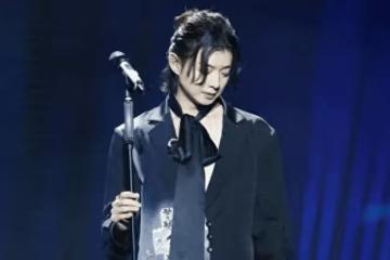 離開娛樂圈2年,霍尊事業重啟,而被送監獄的陳露,活成了這樣