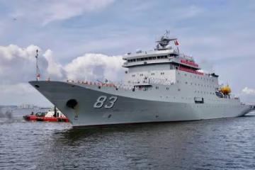 中國軍艦首次出訪,回港發現9道裂縫,桅杆天線失蹤,發生了啥?