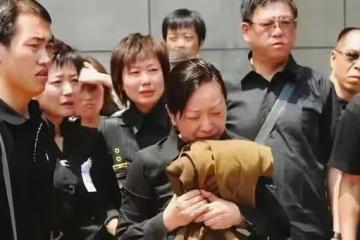 羅京去世14年,妻子改嫁富商,母親至今不知,3字遺言令人深思