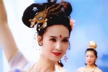 她一生只拍一部戲，卻讓無數男人為她痴迷，現今65歲仍似如少女