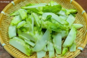 冬天使勁吃這菜！一通便，二護眼，三增免疫，鮮嫩營養，別不懂吃