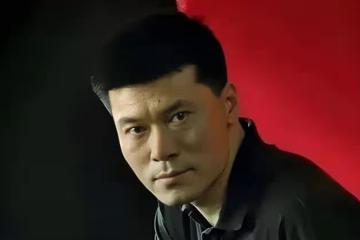 11歲從藝,64歲的戲瘋子趙恆煊,憑《故鄉的泥土》又火了一把