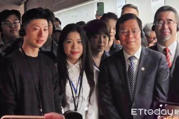 陸生團訪台北故宮 上百馬龍粉絲買票進場追星:當打之年!