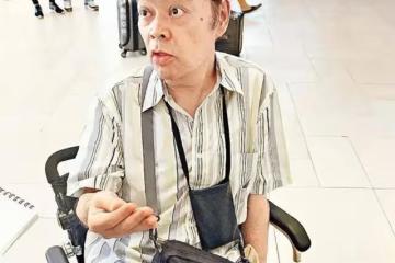 令人憂心!71歲張偉文坐輪椅現身聚會神情恍惚,2年前患上失智症