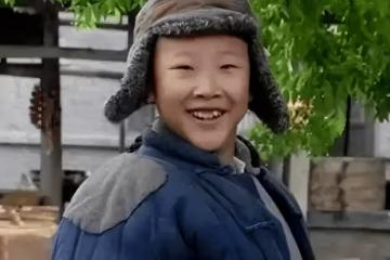 演員侯祥:9歲停止發育,年近40隻能演孩子,娶美妻卻被嘲像母子
