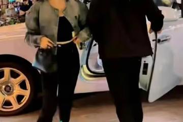 曝葉珂已賣豪車，用來買熱搜「產檢、保胎」，以孩子綁架黃曉明？