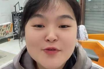 向佐今晚找曉華理髮，曉華：感謝向佐哥在我流量下滑時來理髮！