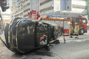 香港知名女星突發車禍!市民合力救出送院!事後發文感謝!