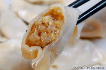 包白菜餡餃子，怎麼做才飽滿不散？牢記3個竅門，餃子飽滿多汁