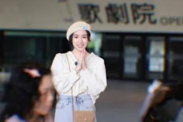 TVB離巢花旦黃智雯曬美照！穿透視裙下半身若隱若現，結婚一年無意造人