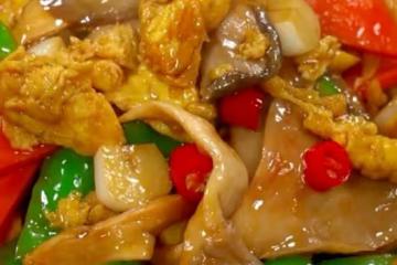 胡蘿蔔青椒、平菇炒雞蛋
