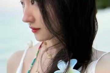 美國同學曬劉亦菲初中合照，美得令人心顫！李秀滿的名言果然沒錯