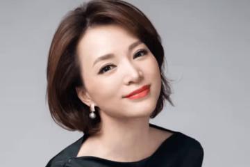 董卿流淚坦言:時至今日,我依然極度自卑,但我選擇與自己和解