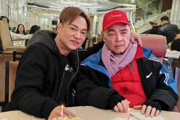 香港知名歌手身體抱恙入院，患失智症常咬手指，獨住養老院感淒涼