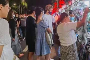 郭麒麟周也深夜逛街被偶遇 兩人私下什麼關係
