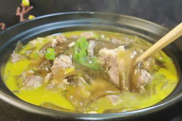雞肉魚肉靠邊站,天冷了就該多吃它!熱騰騰地燉一鍋,滿口鮮香、暖人又解饞,大口吃才是過癮