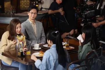 夫妻關係緩和，TVB視帝內地工作隔空為女兒慶生，罕見多謝老婆