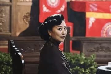 她是最慘影后,生下女兒後患癌被丈夫拋棄,如今女兒被張嘉譯帶紅