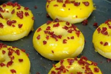 玉米面也能做甜甜圈,香甜酥脆,不加水不用烤不油炸,比麵包好吃