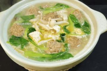 天冷太適合吃這燉菜了，食材多樣一鍋出，熱氣騰騰、滿口鮮香好味道，上桌就吃個精光