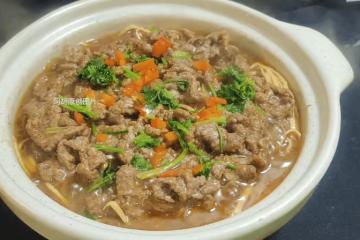 適合冬天吃的一鍋出，熱乎乎的吃個精光！香味濃郁、一口鮮嫩營養足，上桌就是個搶手菜