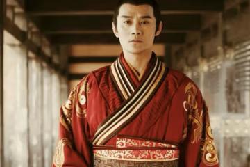 不拍戲就「消失」，42歲的王凱遠離熒幕後，現在過得怎麼樣了？