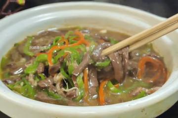 天冷就適合來這一鍋,賽過吃魚吃肉!食材簡單、嫩到在嘴裡打滑,熱乎乎地吃個精光