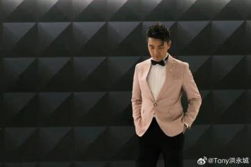 TVB小生八個月大女兒眼角貼膠布引擔憂，妻子曝光原因揭露內情