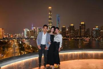 前TVB男星女兒樣貌清純激似韓星允兒,曬超低胸美照女人味十足
