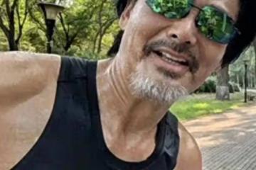 看到69歲周潤發現狀我才明白,他為何被人唾棄,吳孟達說對了