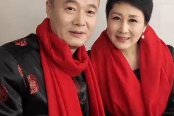 演員張凱麗:34歲嫁給作家,和丈夫相愛26年,卻從不讓女兒喊她媽媽!