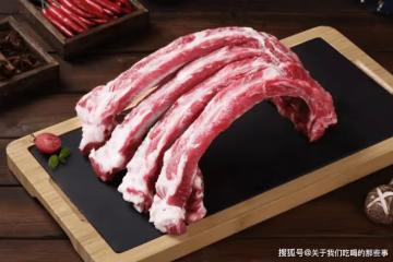 買排骨，挑「肉多」還是「肉少」的好？肉販子說出實情，建議了解