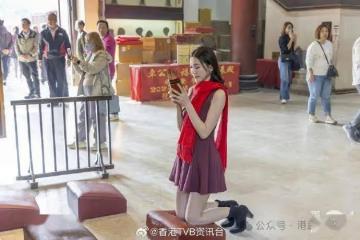TVB長腿小花到車公廟祈福求籤得上籤：今年有運行
