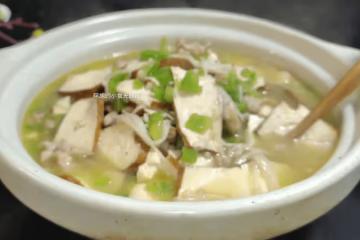 過年後不吃肉就吃它，好做更好吃！熱乎乎地來一鍋，滿口軟嫩好味、特下飯，停不下來的好菜