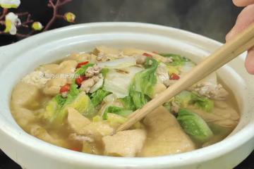 適合天冷吃的燉菜，簡單好做一鍋出，熱氣騰騰、口口軟嫩爆汁，上桌全家老少都愛吃