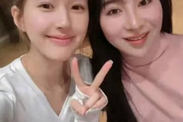 趙露思為朋友女兒過生日，抱著小朋友笑容燦爛