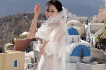 恭喜!香港知名女星毫無預警宣布結婚,與大51歲富商戀愛轟動一時