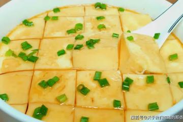 雞蛋羹怎麼做才好吃?手把手教你在家做,滑嫩無蜂窩,零失敗