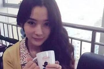 34歲森林北曬10年前舊照,素顏穿襯衣美到窒息,汪峰的眼光真獨到