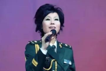 她是著名歌唱家葉凡,從高燒再到去世僅16天,演唱現場復發,後搶救無效離世