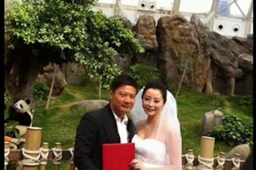 曾在熊貓館舉行婚禮!TVB男星與花旦太太再探熊貓,兩個女兒模樣像爸爸