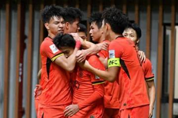 一場5-2大勝，讓中國隊提前1輪出線！4人皆破門：1人雙響+1人傳射