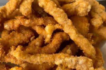上餐桌就空盤的炸雞柳