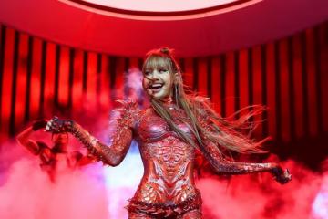LV三公子現身Coachella！與Jennie同框力挺Lisa！