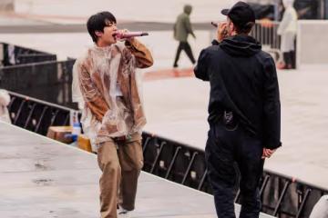 BTS Jin 驚喜現身Coldplay演唱會！TWICE合體飆唱韓文版《We Pray》