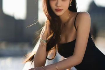 小S二女兒Lily「美出天際」超仙照曝光 緊身黑洋裝泄17歲驚人身材