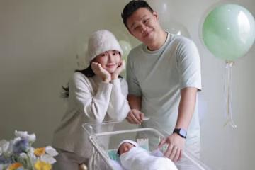 恭喜!秋雯喜迎寶寶!曬一家三口照:成功把小隊長帶來地球!