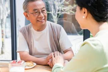 小姑子離婚後要來我家暫住，我不同意，老伴把另套房裝修給她養老